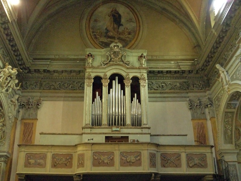 Visione dell'organo dalla Chiesa